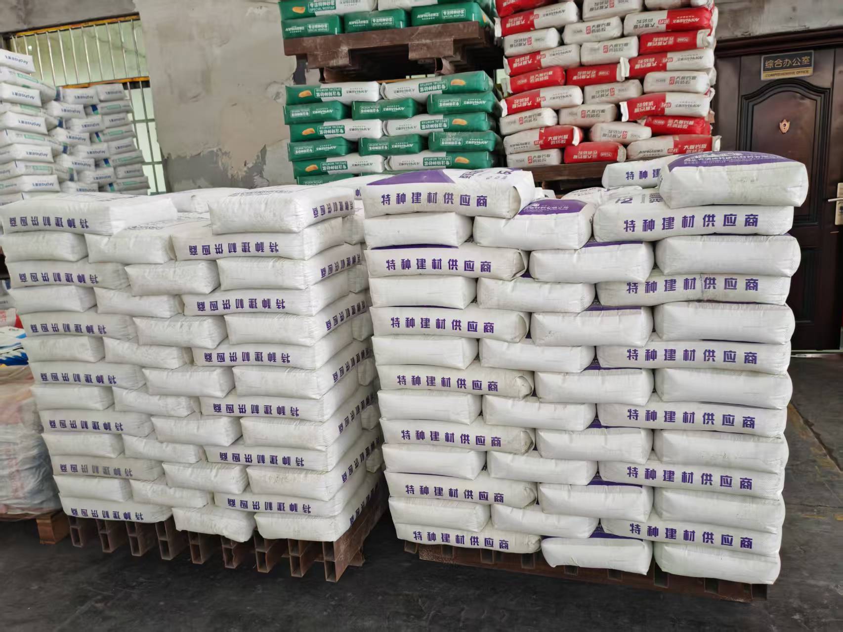 千家镇拱顶带模注浆料