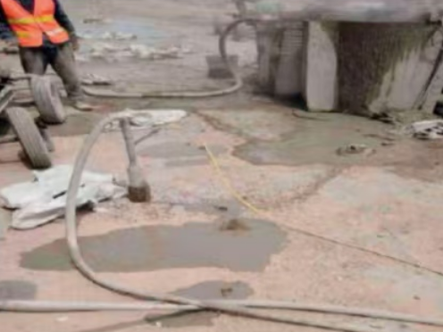 千家镇水泥混凝土路面板底注浆技术 路面脱空注浆整治方案